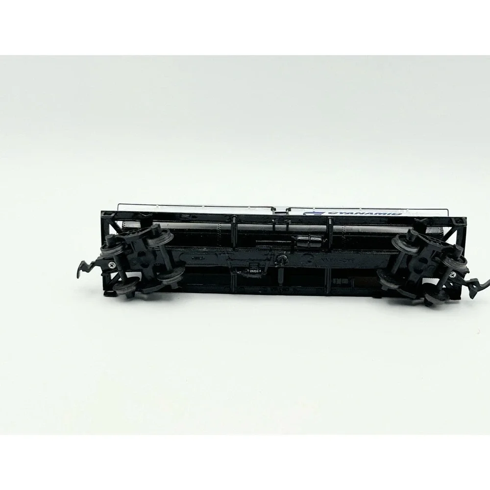 Bachmann HO Scale Tanker Car Tanker Car Cyanamid Train Pre-owned - Picture 5 of 8